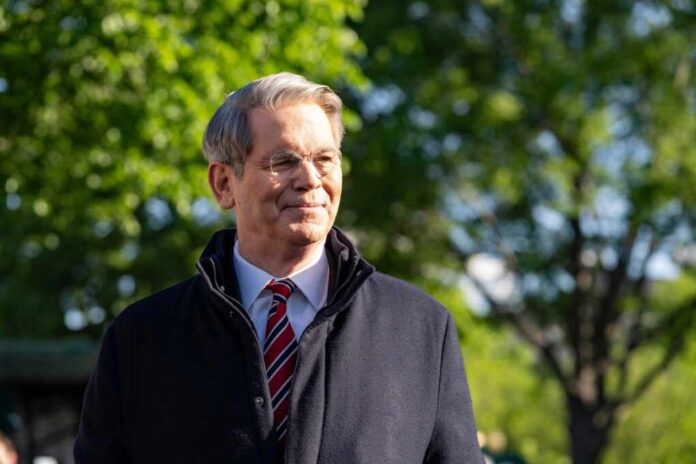 Us,Treasury,Secretary,,Scott,Bessent,Walking,To,A,Interview,At