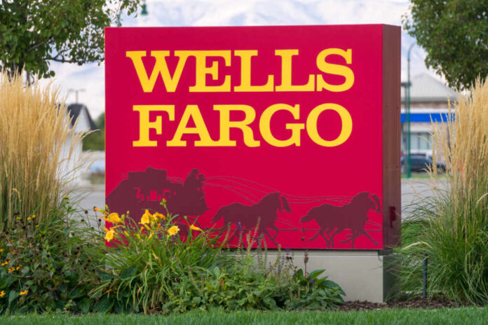 Provo,,Ut/usa,-,October,2,,2016:,Wells,Fargo,Exterior,Sign