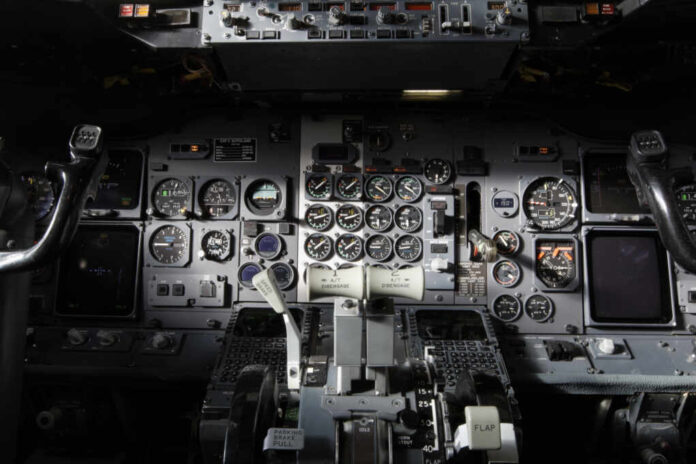 Center,Console,And,Throttles,In,The,Airplane.