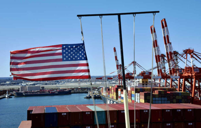 Newark,,Nj,,Usa,-,March,28,2020:,Us,Flag,On