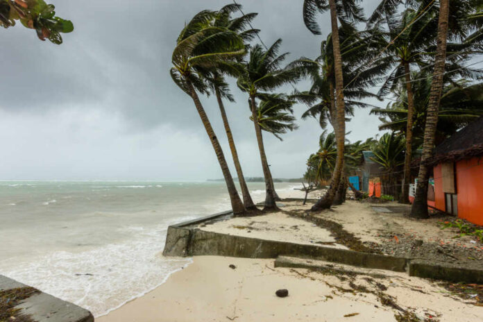 Boracay,,Philippines,-,November,8,2013:,Super,Typhoon,Haiyan,Batters