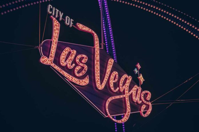 City,Of,Las,Vegas,Sign,Light,Up,At,Night