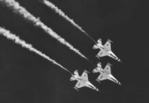 Thunderbird F-16 Crashes in Desert