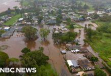 Storm Chaos: Hawaii Residents Flee Dam Disaster Thousands ordered to evacuate as dam nears failure on Oahu